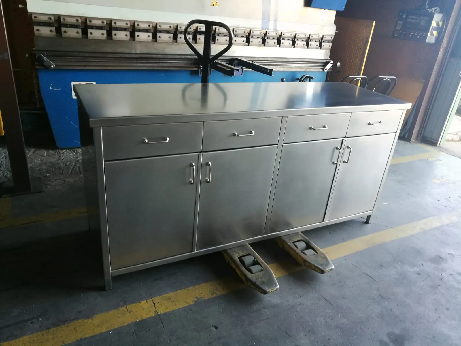 Muebles en acero inoxidable, foto 3 de 3