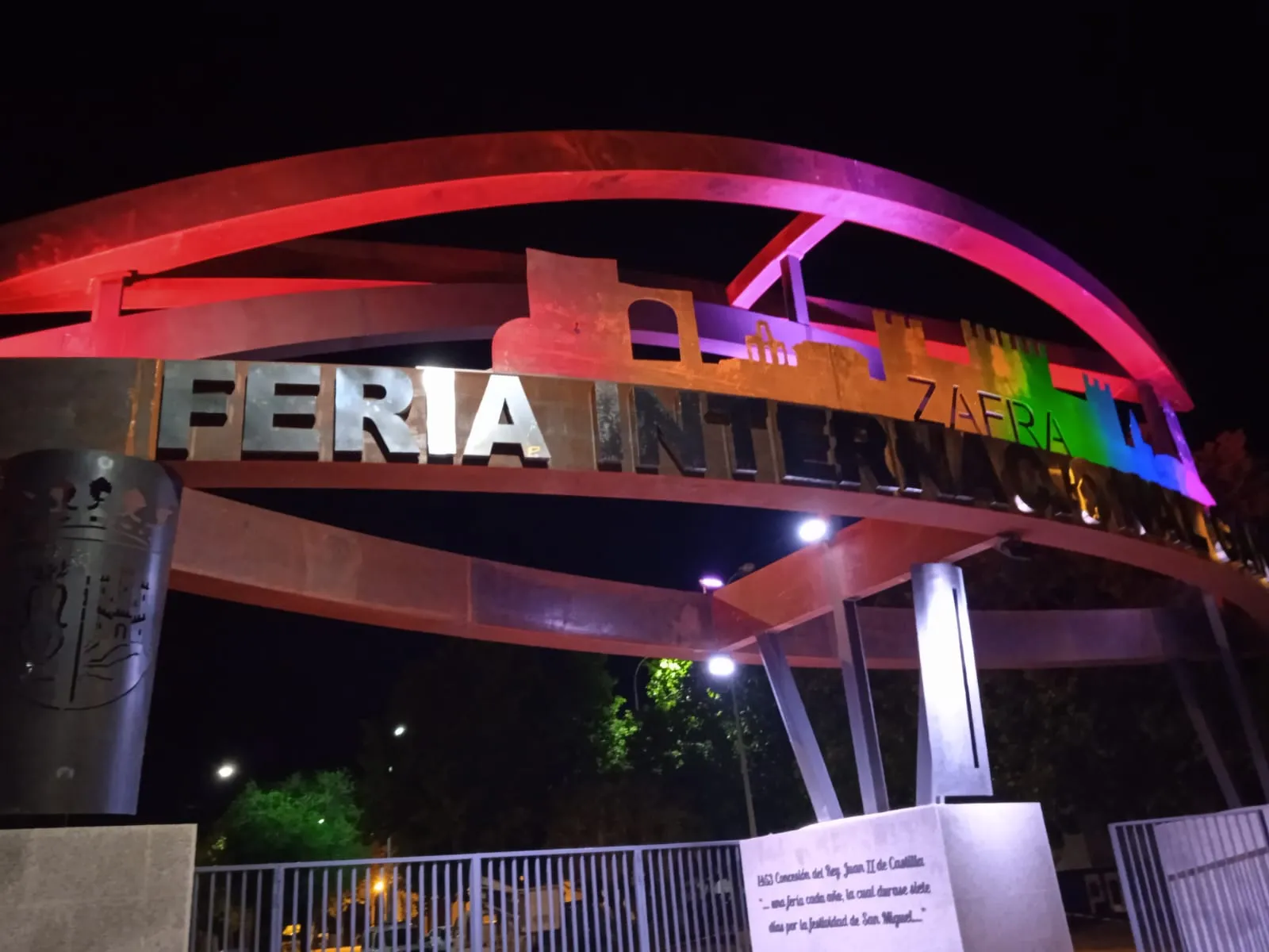 Portada recinto ferial de Zafra realizado en chapa acero corten, foto 13 de 16