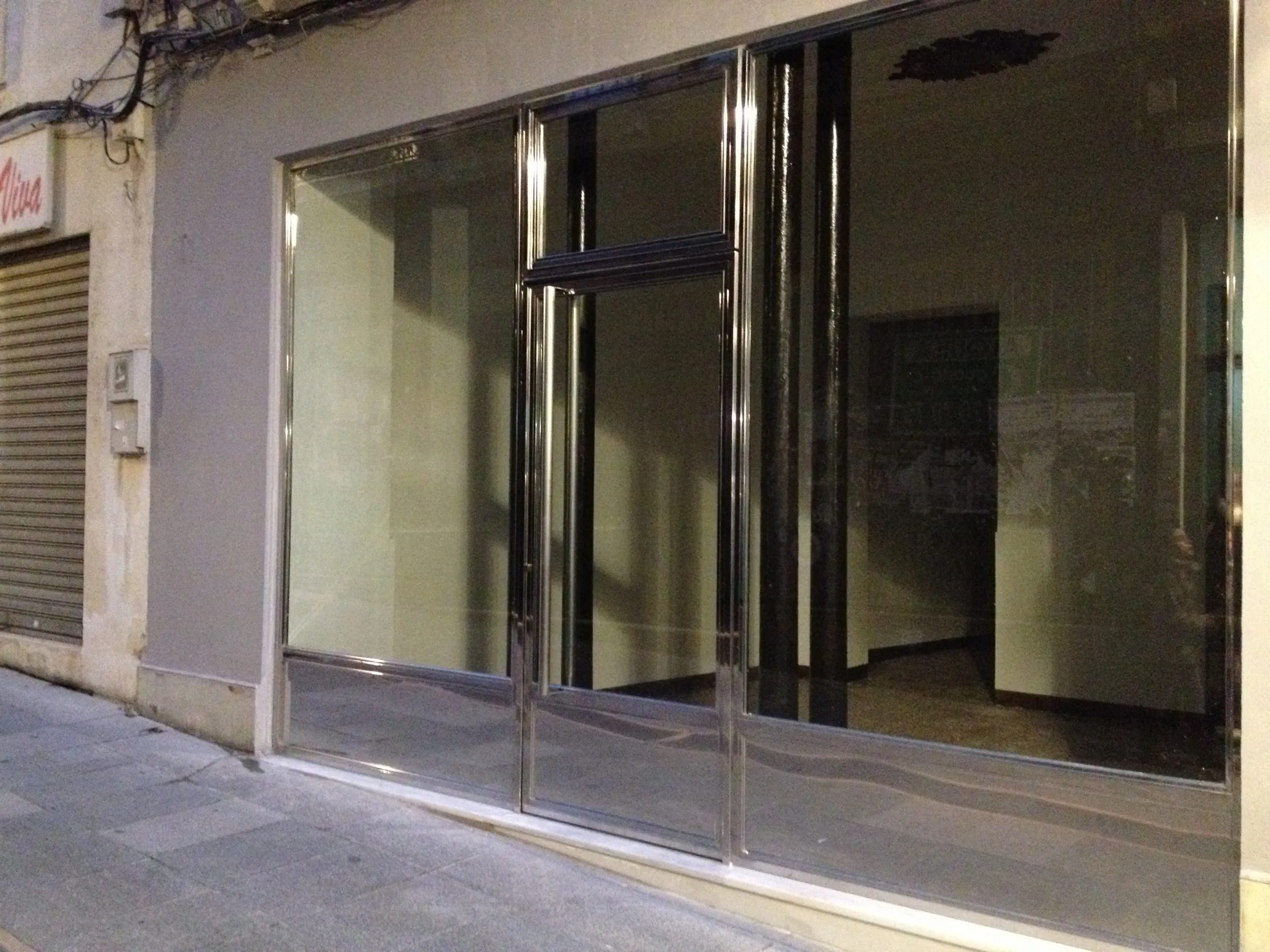 Escaparates, trabajo de Cerrajería Juanfe