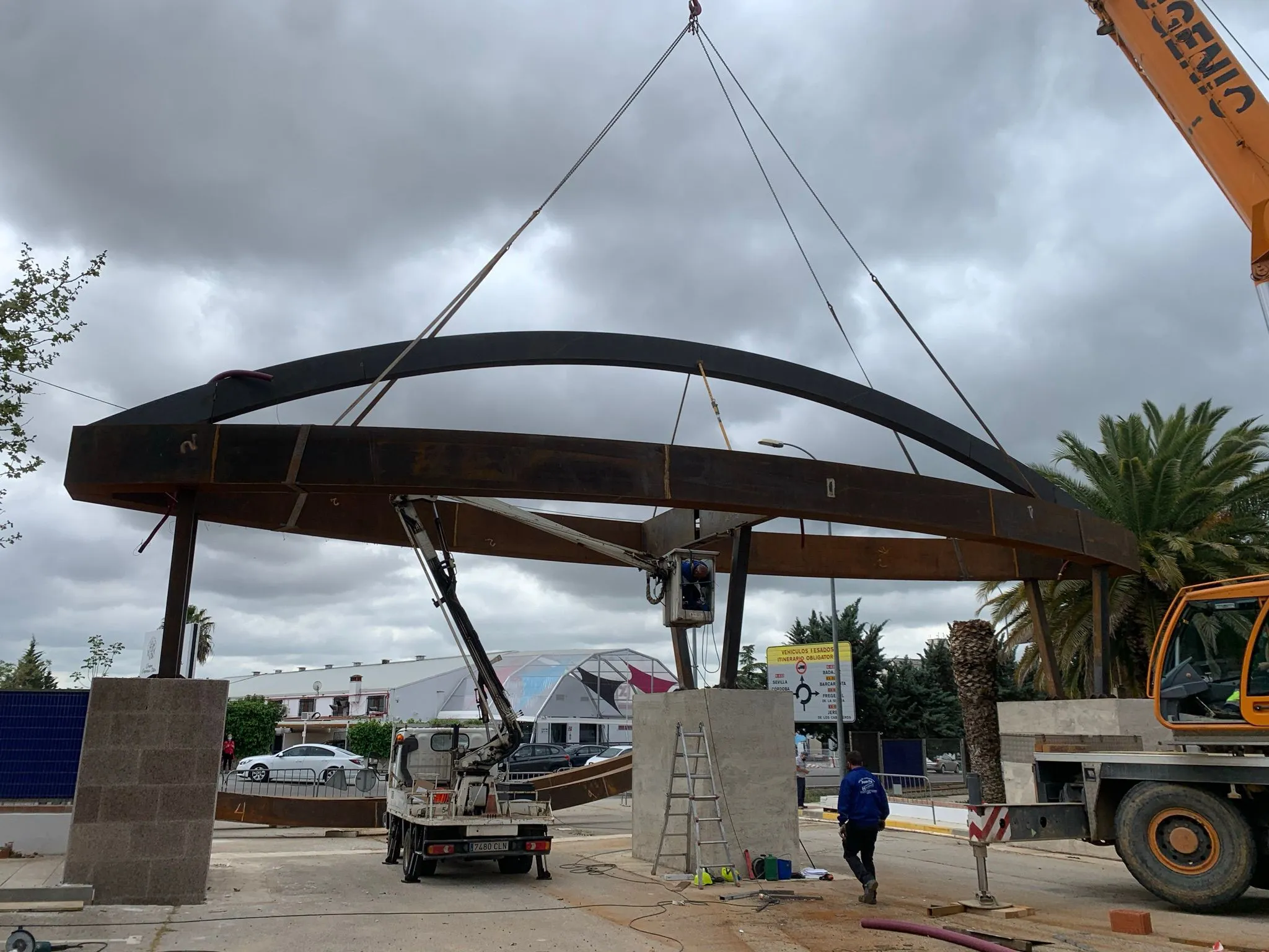 Portada recinto ferial de Zafra realizado en chapa acero corten, foto 2 de 16