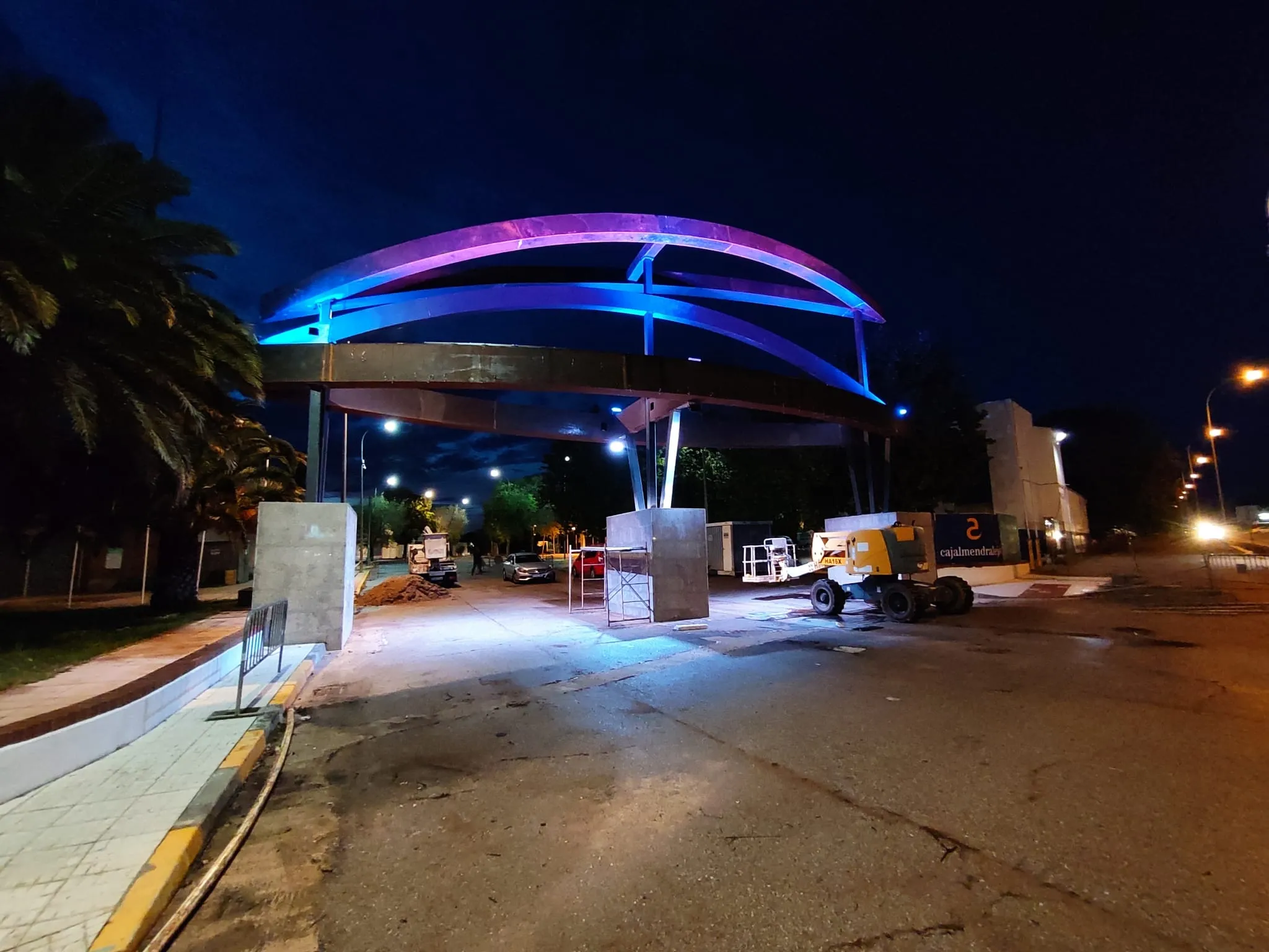 Portada recinto ferial de Zafra realizado en chapa acero corten, trabajo de Cerrajería Juanfe