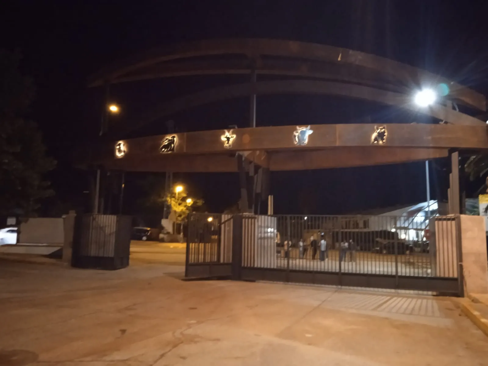 Portada recinto ferial de Zafra realizado en chapa acero corten, foto 8 de 16
