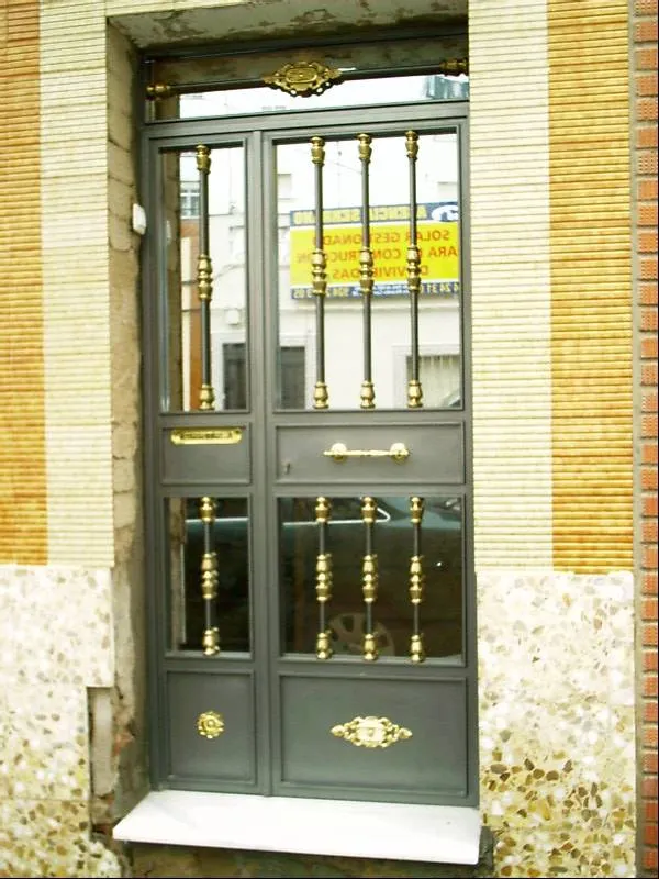 Puertas en hierros, trabajo de Cerrajería Juanfe
