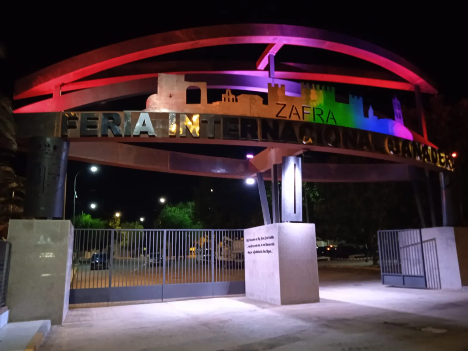 Portada recinto ferial de Zafra realizado en chapa acero corten, foto 9 de 16